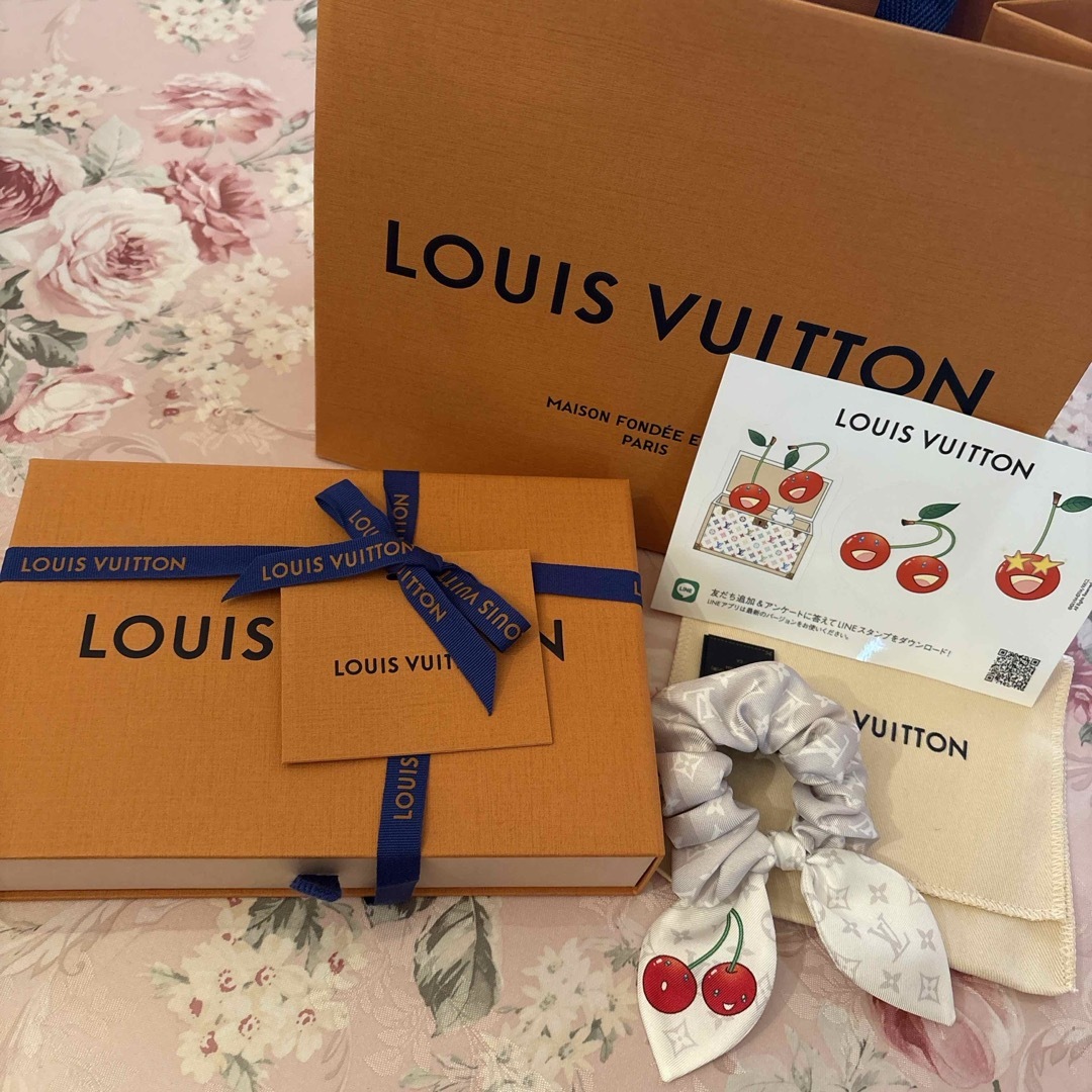 LOUIS VUITTON - 新作ルイヴィトン🍒村上隆 シュシュ シール