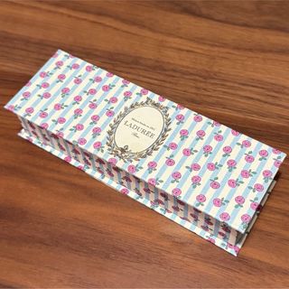 LADUREE（小物入れ）のフリマアイテム一覧