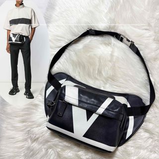 VALENTINO - 【極美品:早い者勝ち】VLTN レザー スモール クロスボディ
