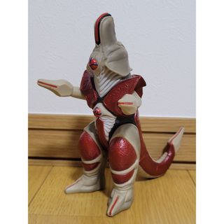 ウルトラマン ティガ シルバー ソフビ フィギュア 中古の通販 by ザ