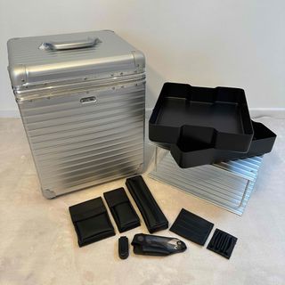 RIMOWA - 新品未使用 メルセデス・ベンツ アルミ スーツケース おまけ
