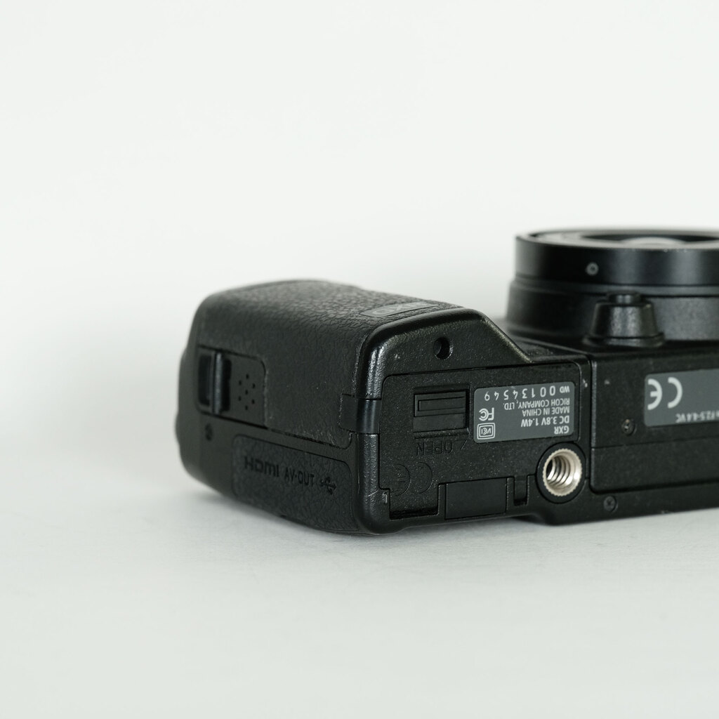 RICOH GXR+S10 KIT ※24-72mmF2.5-4.4の出品 | ONE SCENE（ワンシーン）