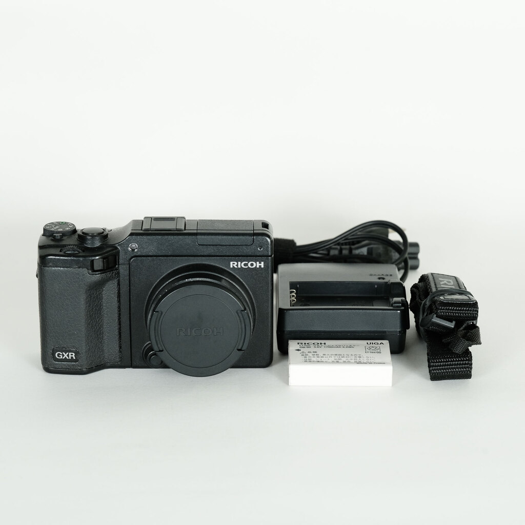 RICOH GXR+S10 KIT ※24-72mmF2.5-4.4の出品 | ONE SCENE（ワンシーン）
