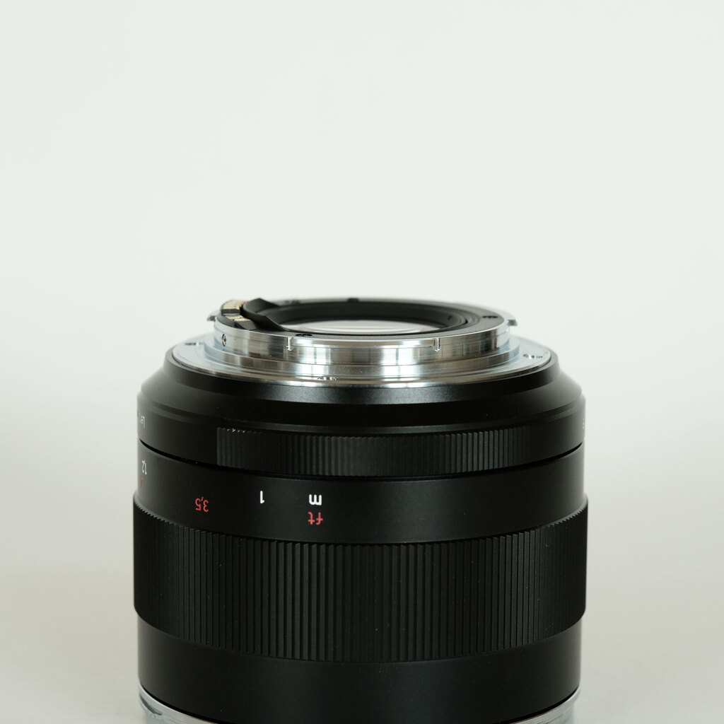 Carl Zeiss Planar T* 85mm F1.4 ZE [キヤノンEF用]の出品 | ONE SCENE