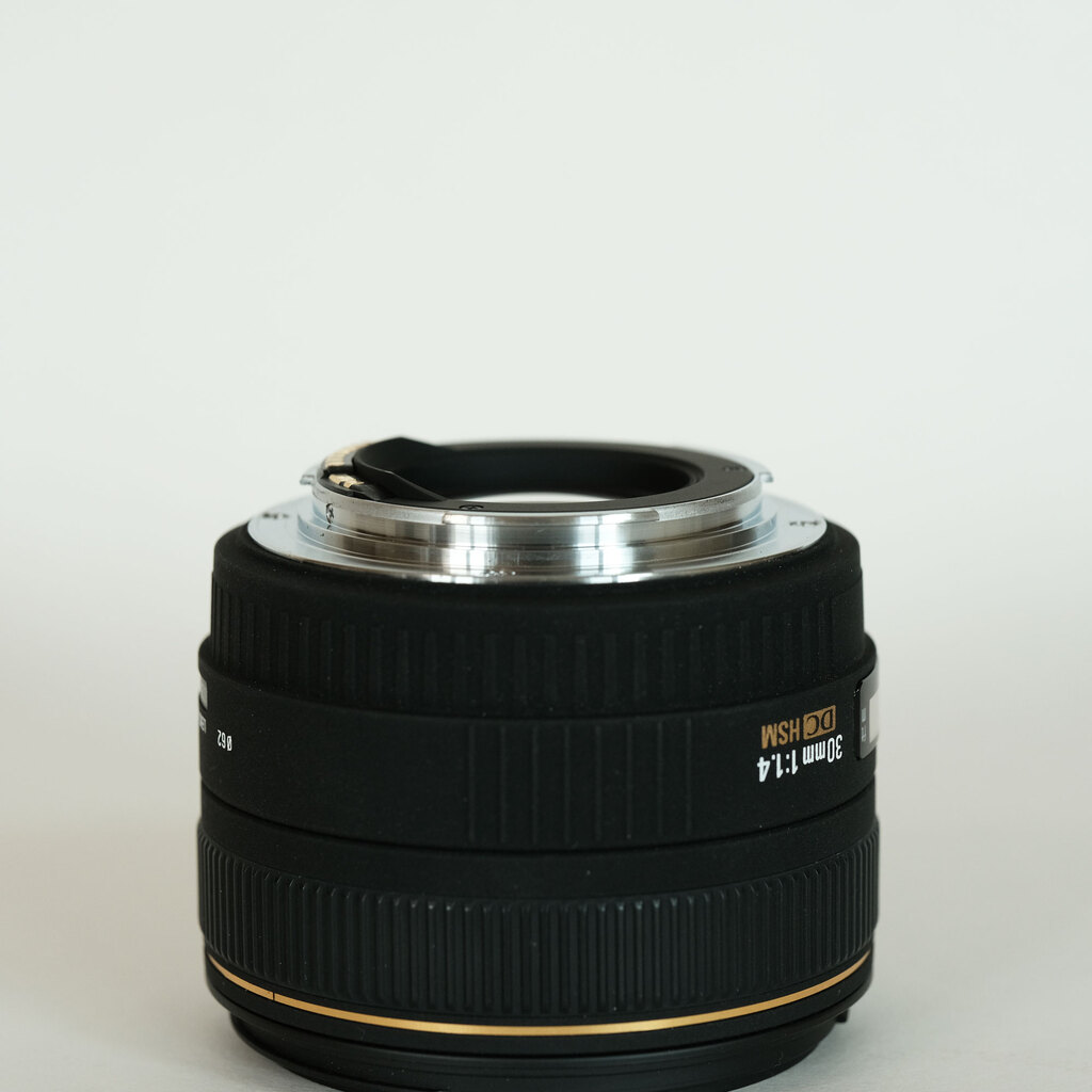 SIGMA 30mm F1.4 EX DC HSM [キヤノン用]の出品 | ONE SCENE（ワンシーン）