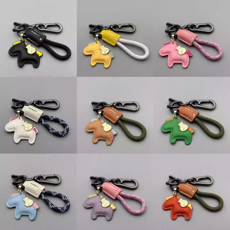 漫画レザー馬キーホルダー 2026年 馬年 バッグチャーム 編み込み