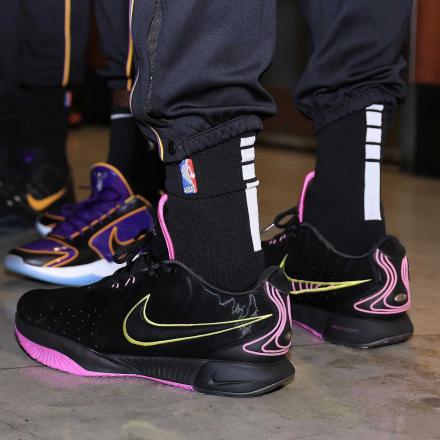 リーク】ナイキ レブロン 21 