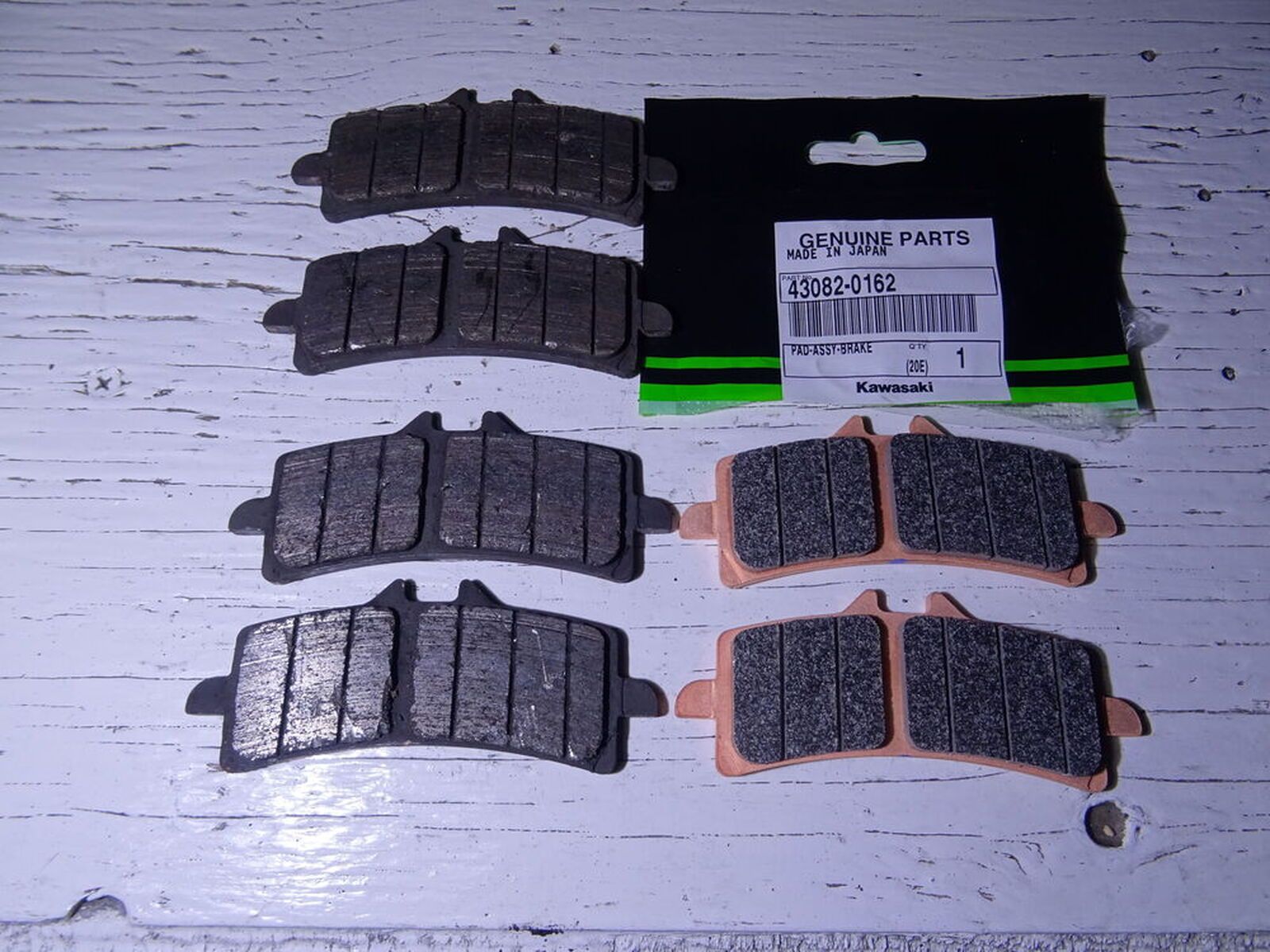 KAWASAKI ZX-14R「ZX-14Rのフロントブレーキパッドを交換