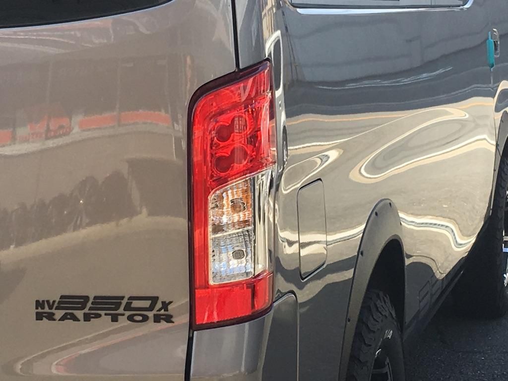 キャラバン LEDテールランプ（純正） - 350 MOTORING