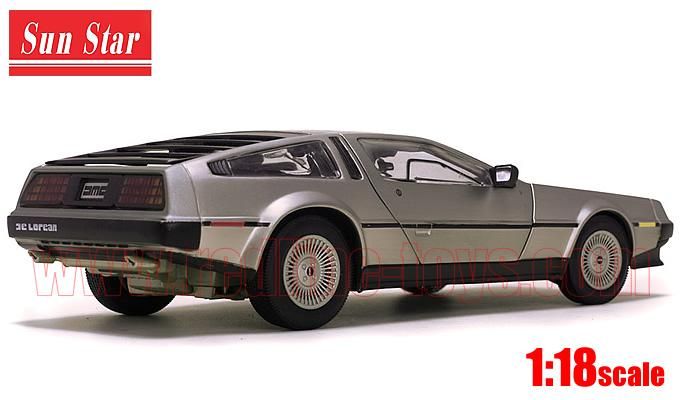 サンスター デロリアン DMC 12 COUPE Stainless Steel Finish 1:18