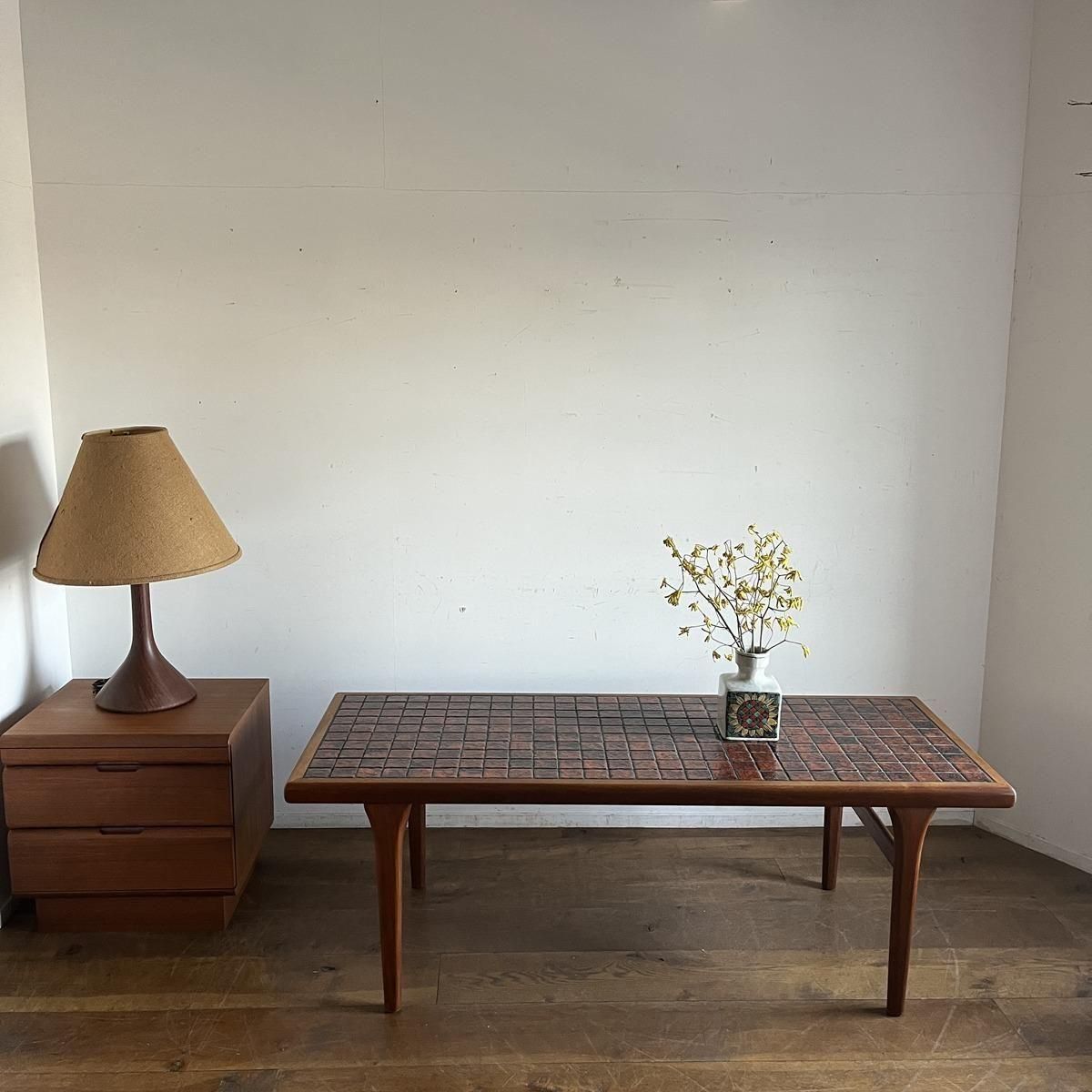 北欧ヴィンテージのタイルトップコーヒーテーブル - 古家具・古道具