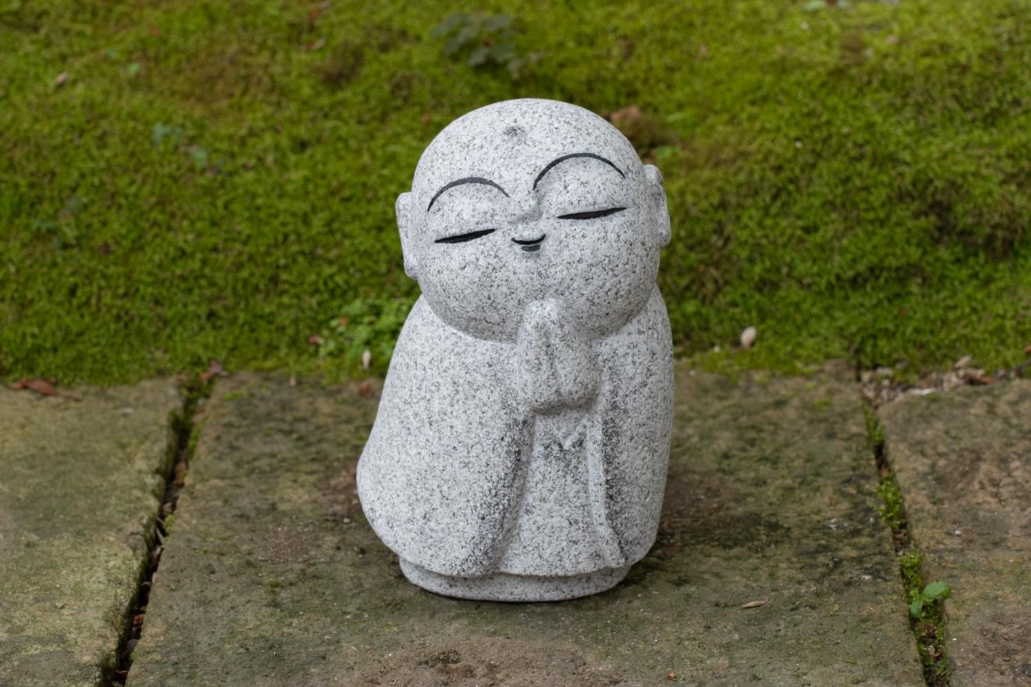 岡崎市花沢石製の地蔵（合掌） | Jizo (prayer hands) made of