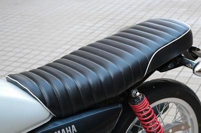 YB125SP：カスタム タックロールシート ver.1 ホワイトパイピング - YB