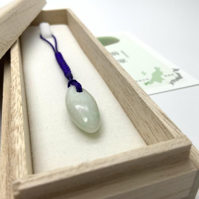 糸魚川翡翠 大珠 】 国産 天然石 糸魚川産翡翠 ひすい ヒスイ Jade