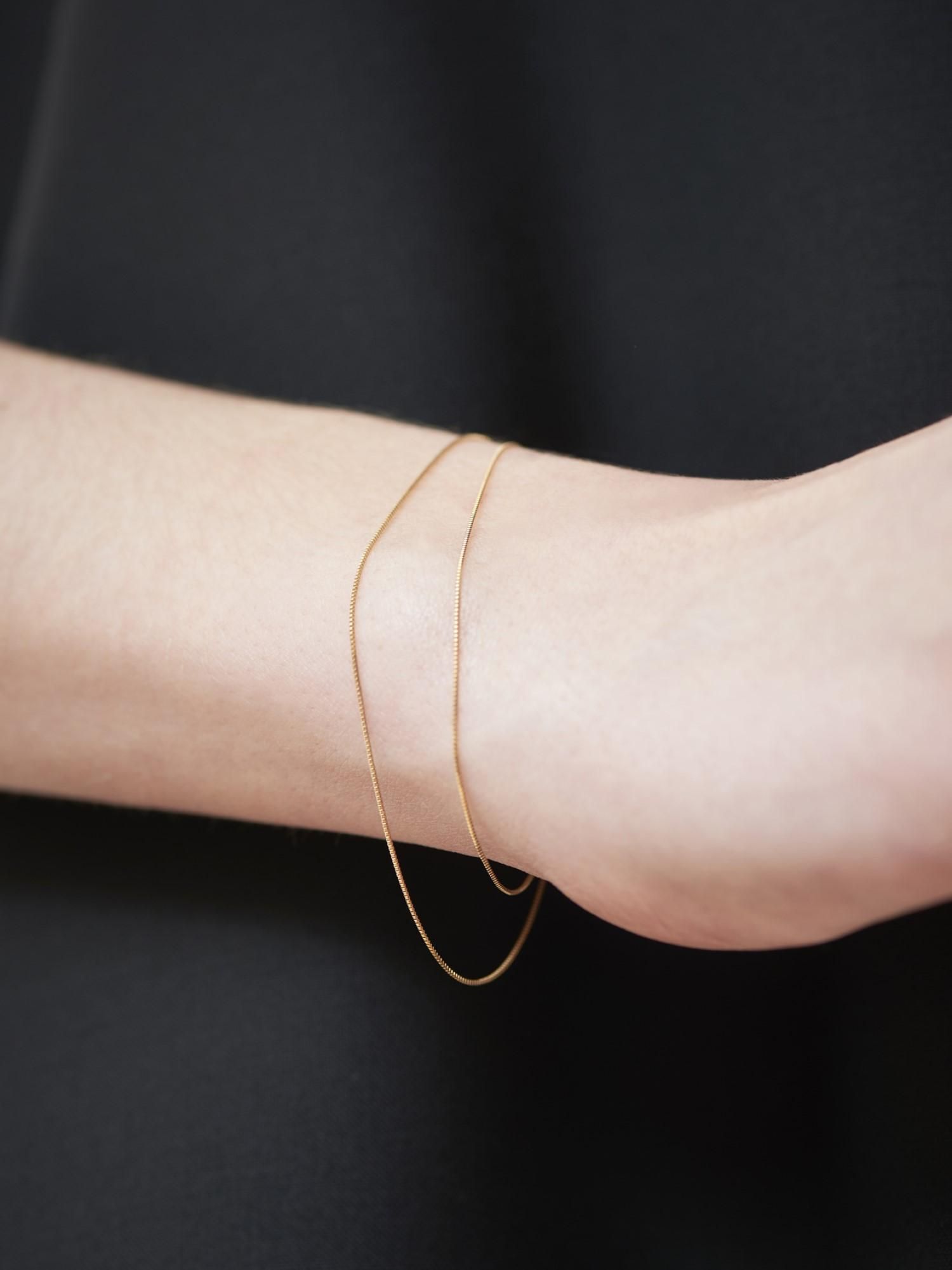 SOPHISTICATED VINTAGE / Gold line bracelet - GIGI Jewelry