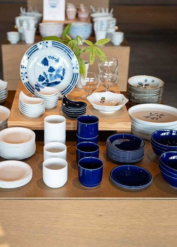 葡萄柄染め付け六角大皿陶印いり 葡萄柄染め付け六角大皿陶印いり ペア