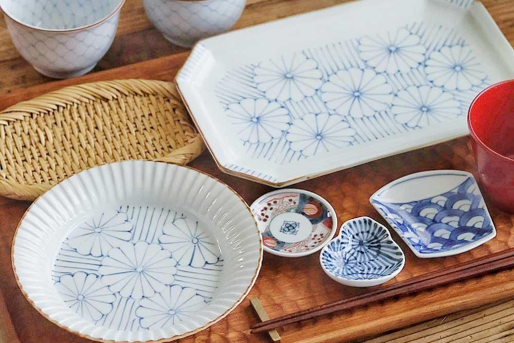 銀彩飴釉菊形銘々皿 | 華やかな器 - 有田焼のまるぶんオンラインストア