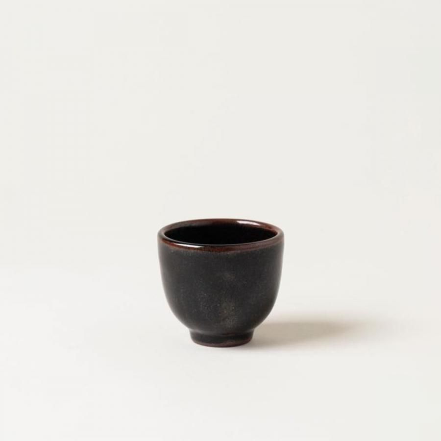 黒薩摩ぐい吞み[クロサツマグイノミ]｜沈壽官窯（ちんじゅかんがま