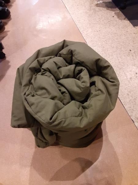 米軍放出品 スリーピング・バッグ 寝袋 INTERMEDIATE COLD(寒地用)