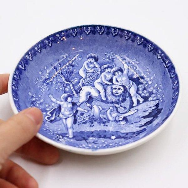 アンティーク小皿 1910年オランダ製 獅子と子供の図