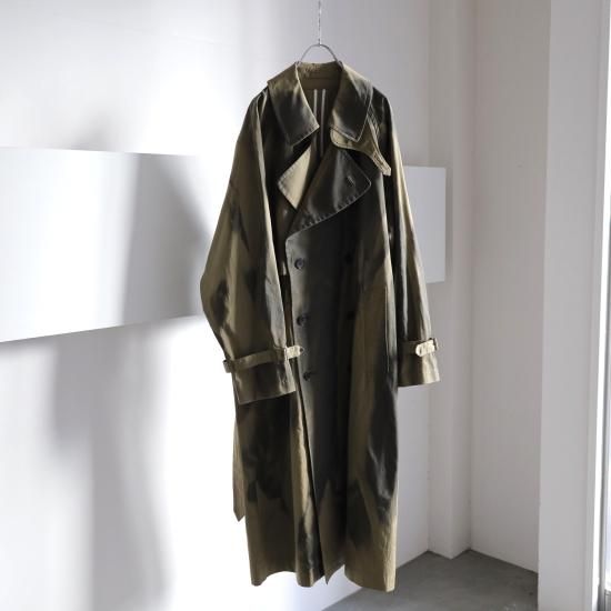 YOKE | SPRAY PRINTED TRENCH COAT(KHAKI) | スプレープリントトレンチ