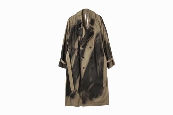YOKE | SPRAY PRINTED TRENCH COAT(KHAKI) | スプレープリントトレンチ