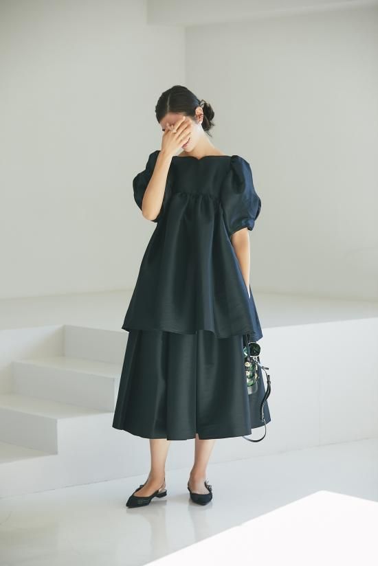 ストレッチサテンフレアスカート(ブラック) - seventen