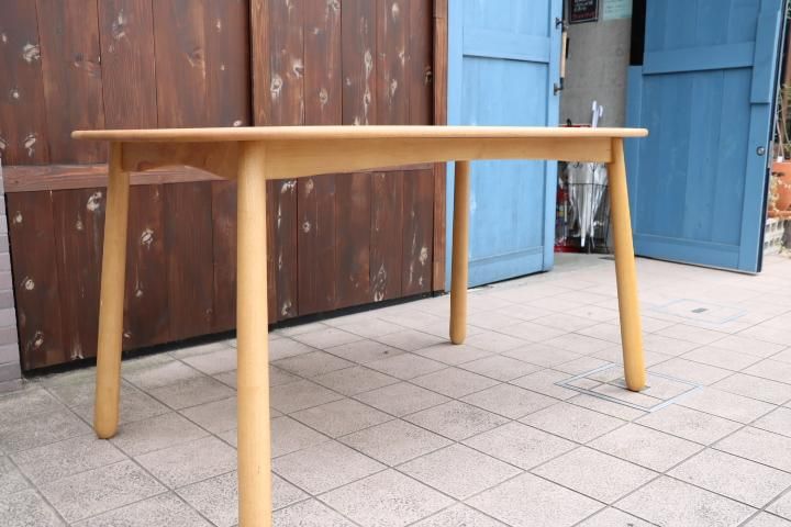 Tsukuba Sansho(筑波産商)のオークライフ ダイニングテーブルです