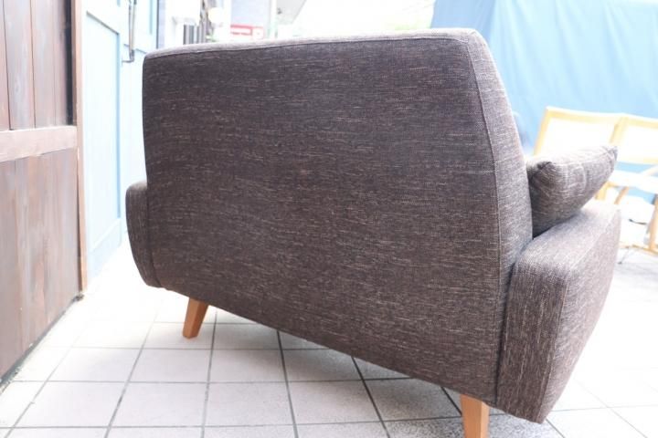 unico(ウニコ)のEVA(エヴァ)2シーターソファです。シンプルで