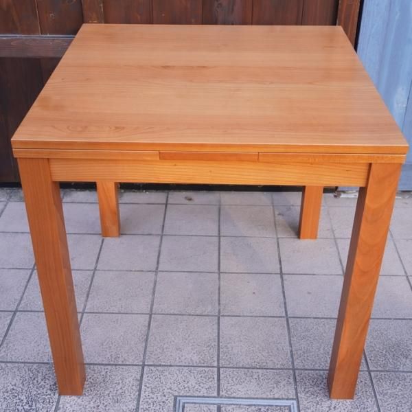 unico(ウニコ)のVIVO:Extension table！チェリー材のナチュラル感と