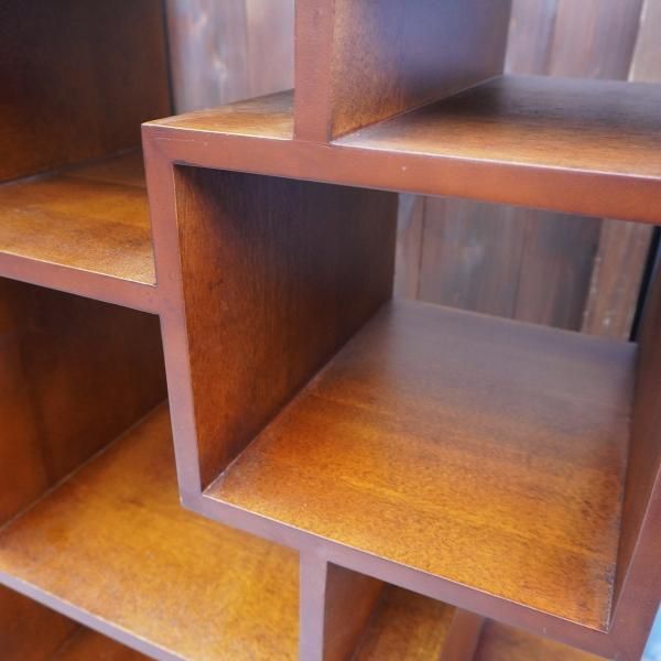 値下げ/幾何学模様のような独創的なデザインの天然木オープンシェルフ