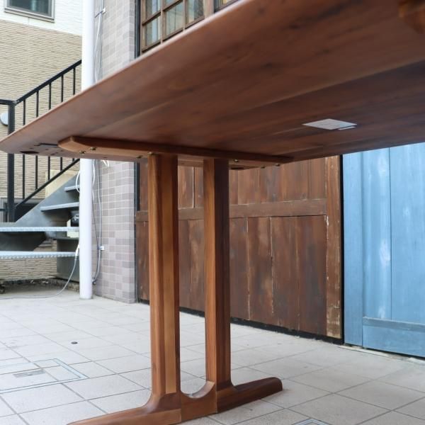 IDC OTSUKA(大塚家具)の木の素材感を楽しめるFill3ダイニングテーブル