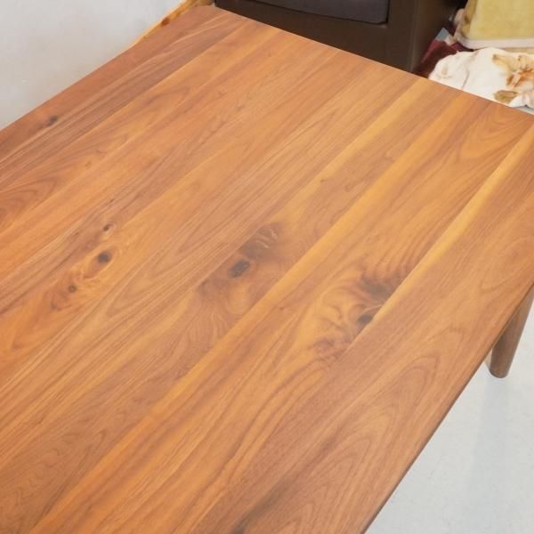 IDC OTSUKA(大塚家具)の木の素材感を楽しめるFill3(フィル3