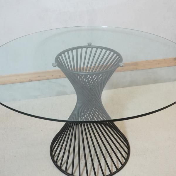 イタリアのCalligaris(カリガリス)社のVORTEX(ボルテックス)円形