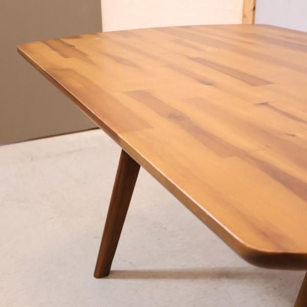 unico(ウニコ)のSWELLA(スウェラ)ダイニングテーブルW1200です