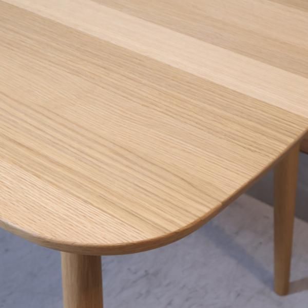 無印良品(MUJI)で人気のオーク無垢材 ダイニングテーブル・丸脚