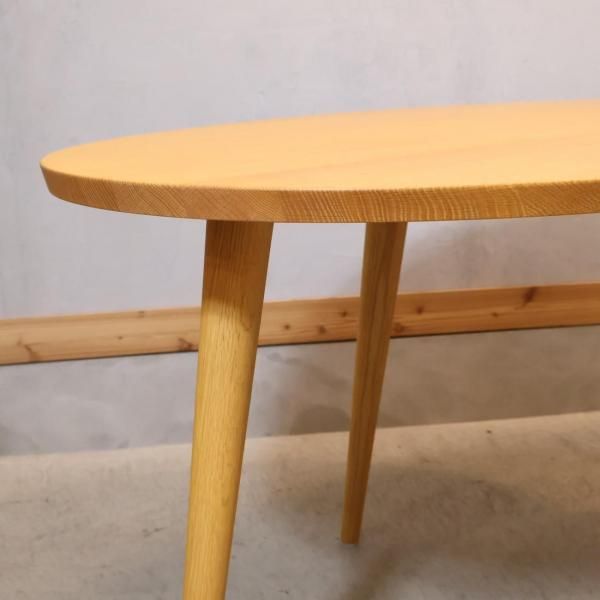 飛騨の家具メーカーKASHIWA(柏木工)のオーク材を使用したダイニング