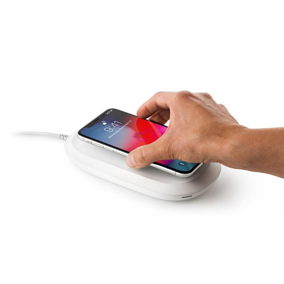 サンディスク、バックアップ機能付き「iXpand ワイヤレスチャージャー