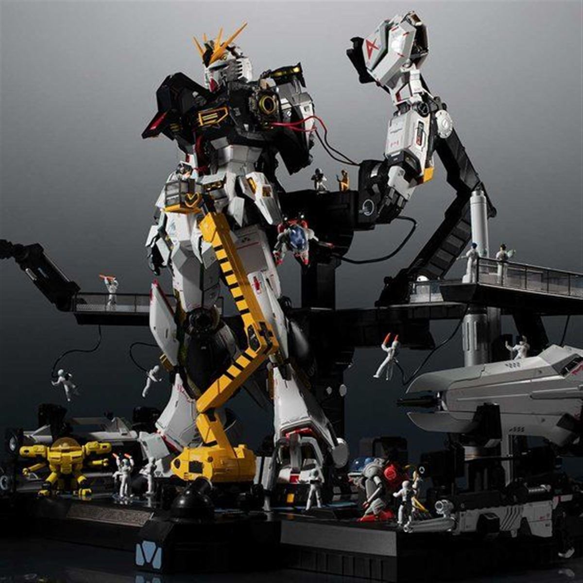 別売り「解体匠機 RX-93 νガンダム」の整備環境を演出する専用