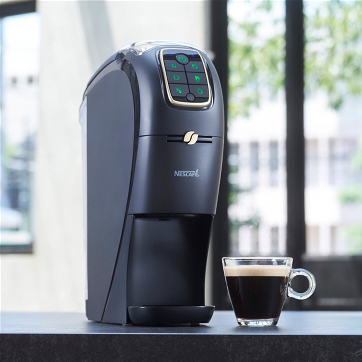 幅11.2cmでコンパクトな「ネスカフェ ゴールドブレンド バリスタ Slim