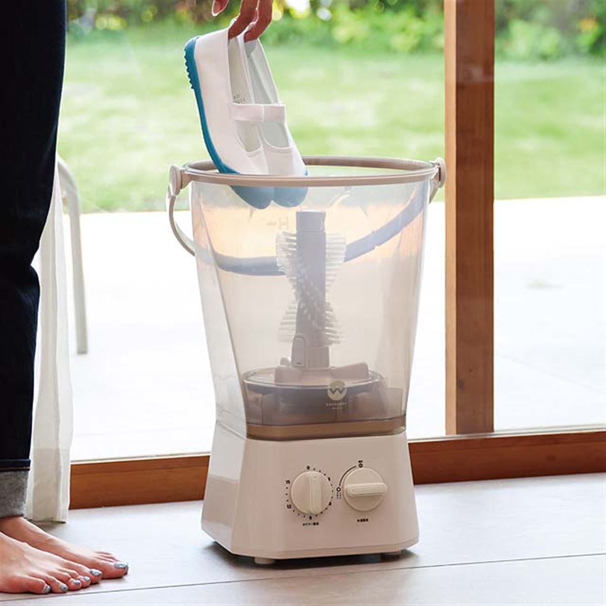 シービージャパン、靴洗い・分け洗いができるバケツ型洗濯機