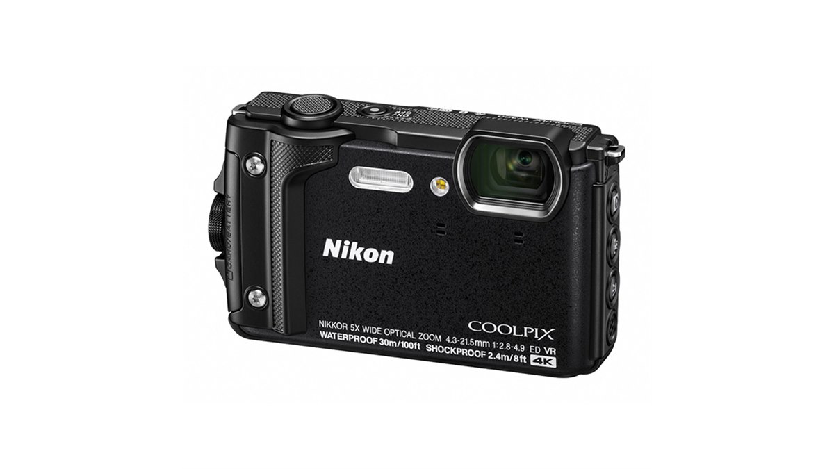 ニコン、4K/30p動画撮影対応のタフコンデジ「COOLPIX W300」に新色を