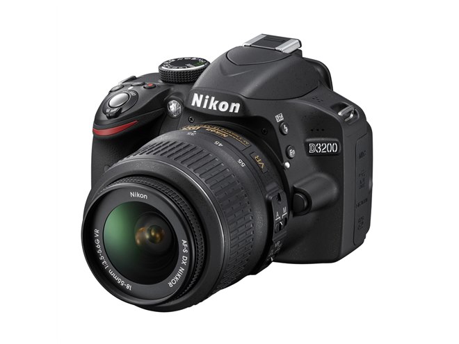ニコン、2416万画素CMOS搭載のエントリー一眼「D3200」 - 価格.com