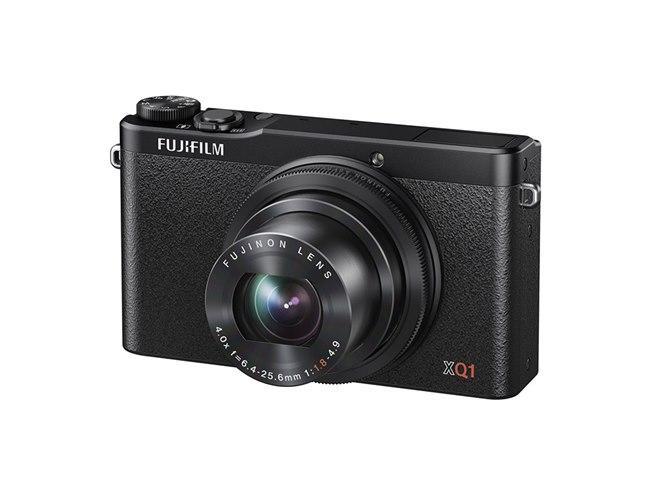富士フイルム、ローパスレス＆F1.8レンズを採用した「FUJIFILM XQ1
