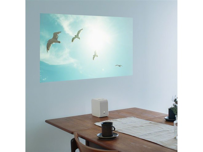 ソニー、壁やテーブル面に映せる超短焦点プロジェクター「LSPX-P1