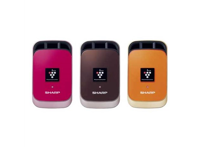 シャープ、カップホルダー型の車載用プラズマクラスターイオン発生機