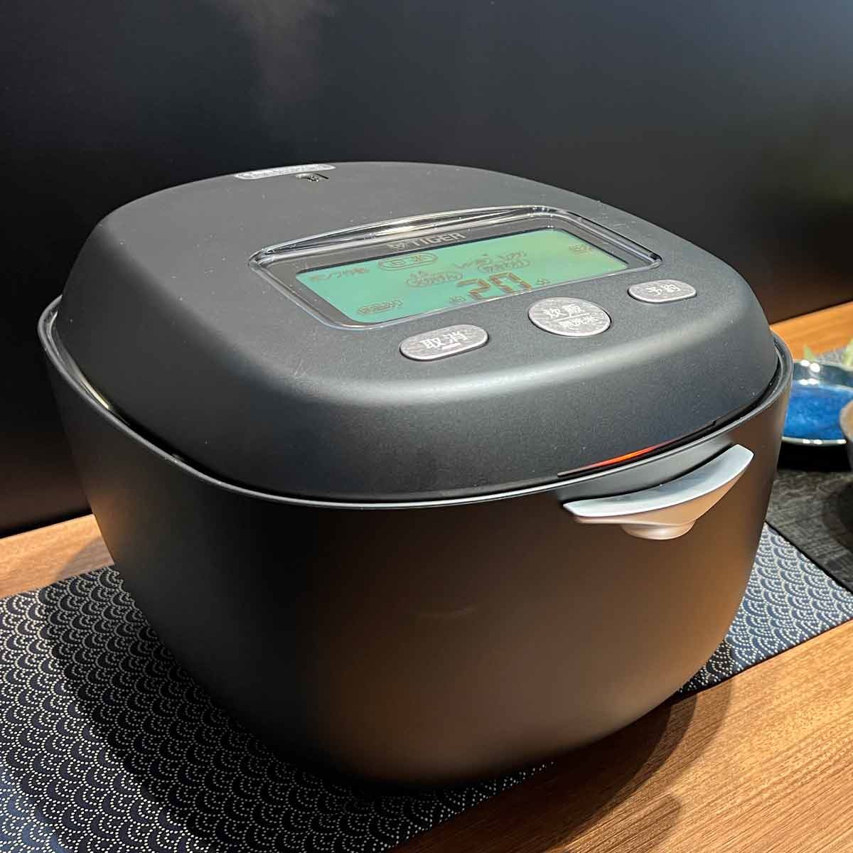 ごはんの甘みがアップ！ 最高温度約300度の大火力で炊き上げるタイガー