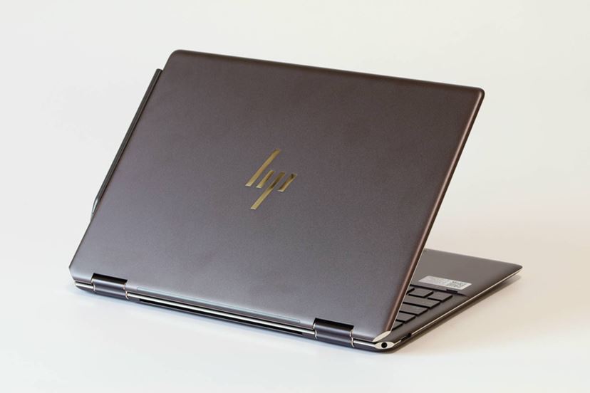 ビューティモード”付き500万画素Webカメラ搭載、日本HP「Spectre x360