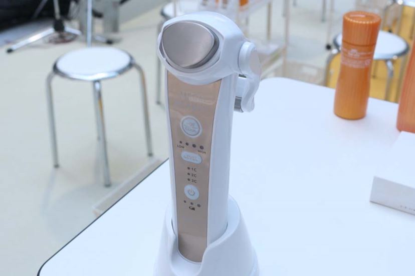 ナリス化粧品から、クール機能を搭載した新生「メガビューティ」が登場