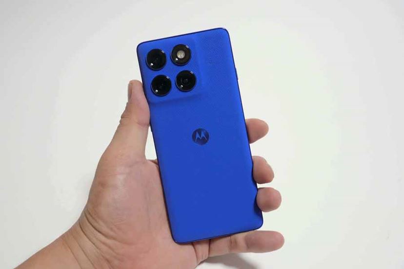 AIとカメラが魅力！ 7万円台のミドルハイ機「motorola edge 60 pro